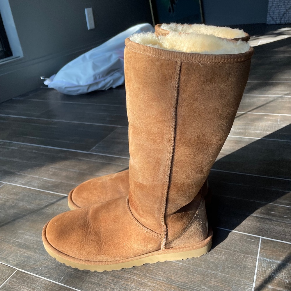 UGG Classic Tall Chestnut size 9